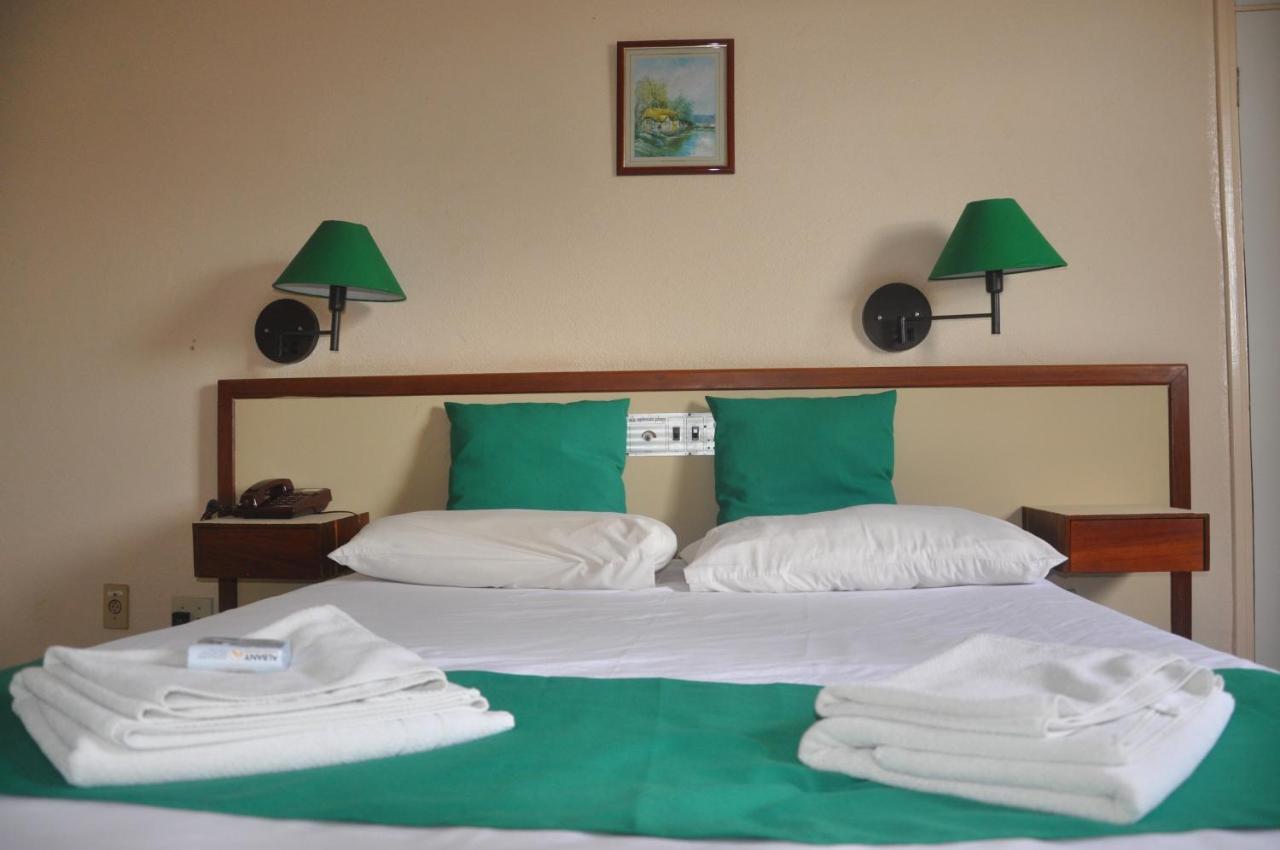 Optimum Plaza Hotel Monte Alto 外观 照片
